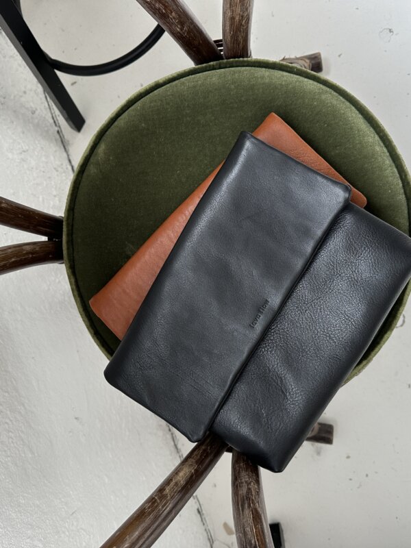Hand pouch Rota